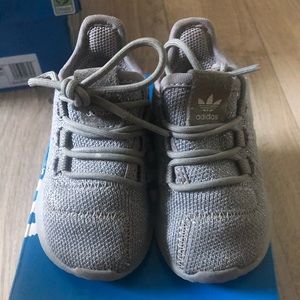 Adidas tubular - toddler